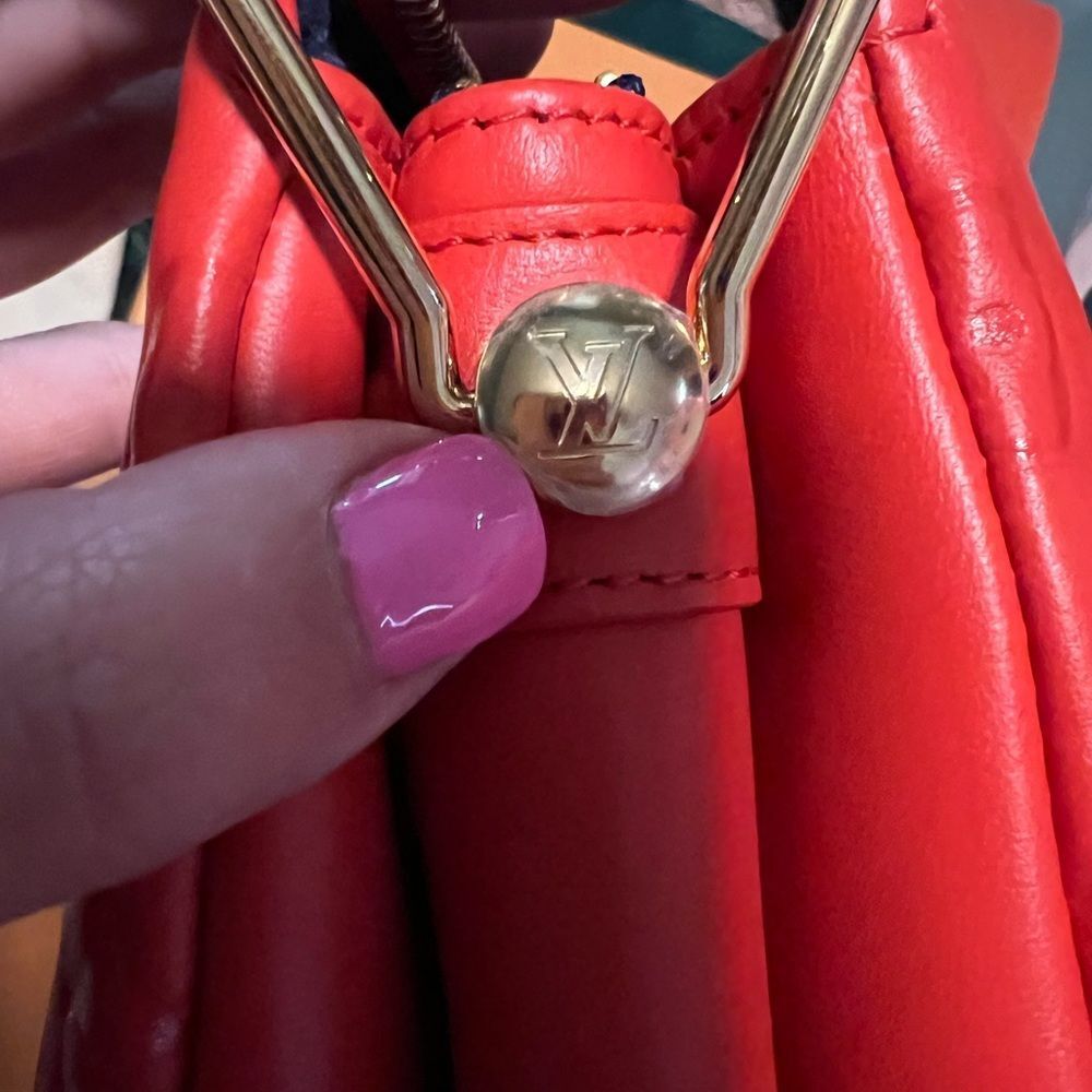 Louis Vuitton COUSSIN PM ROUGE - Picture 10 of 14